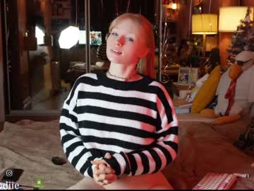 webcam girl bestblondiiecb image #6335101