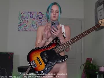 webcam girl petitebrat image #6900299