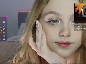 webcam girl small_blondee image #8156781