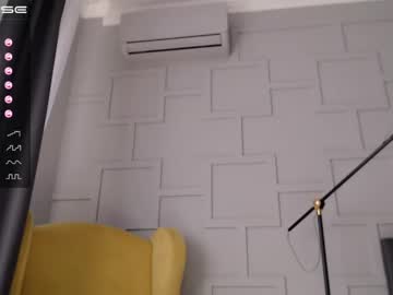webcam girl small_blondee image #1507368