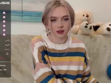 webcam girl small_blondee image #1122198