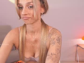webcam girl artease image #9009553