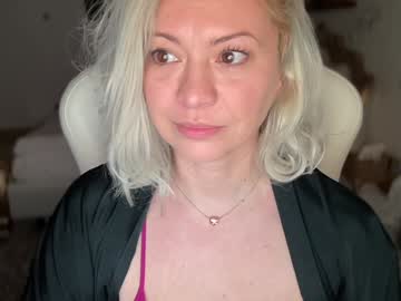 webcam girl kiradivine image #9157150