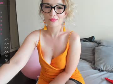 webcam girl emilymilf__ image #5133922