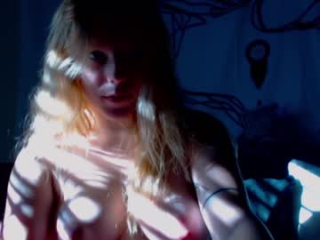 webcam girl crimsonxrapture image #446558