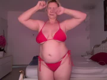 webcam girl kiradivine image #9638377