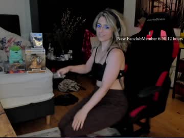 webcam girl kimilee22 image #5112555