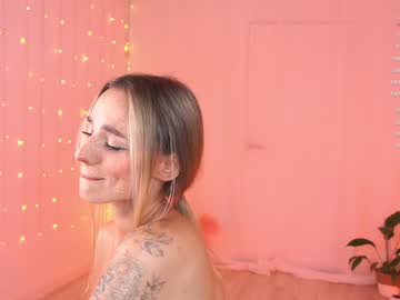 webcam girl artease image #5960392