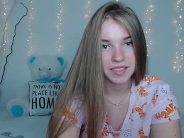 webcam girl little__cherrry image #2502809