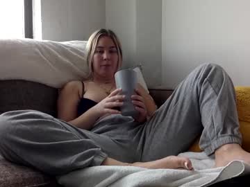 webcam girl almondxmilk image #3168212