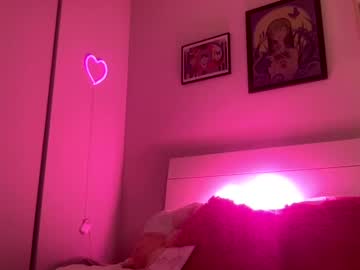 webcam girl hollymadison123 image #6066094