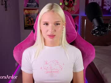 webcam girl auroraardorr image #7688576