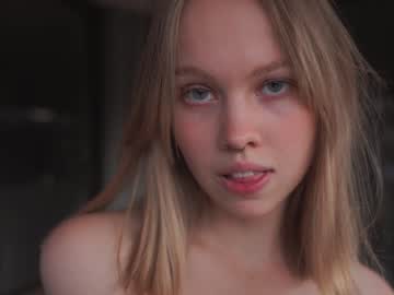 webcam girl bibi_it_is image #3509630