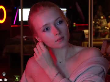 webcam girl bestblondiiecb image #5984570