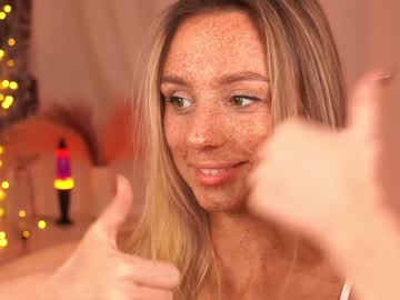 webcam girl artease image #5708891