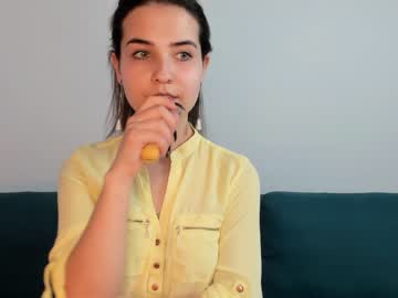 webcam girl zeldaflowers image #6891272