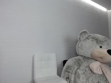 webcam girl yana_squrel_22 image #2950337
