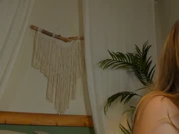 webcam girl milablush image #6212818