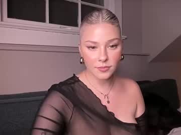 webcam girl novavangogh image #7484522