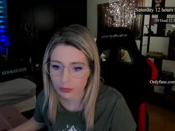 webcam girl kimilee22 image #3898284