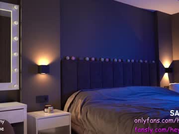 webcam girl heyhorny_cb image #1990722