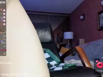 webcam girl bestblondiiecb image #3165642