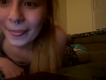 webcam girl klevans23 image #8678072