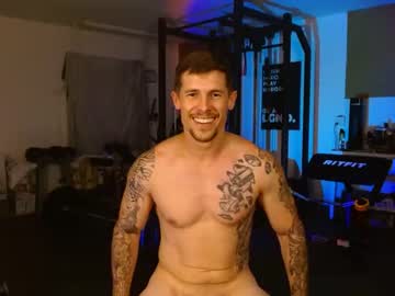 webcam man browneyedmuscleboy32 image #7009353