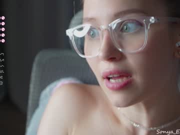 webcam girl sonyaericsson image #7232042