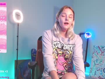 webcam girl petitebrat image #4408134