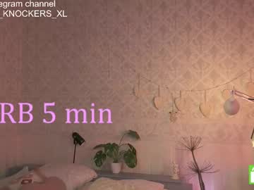 webcam girl ella_knockers_xl image #8855666