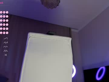 webcam girl tiya_tinn image #5669450