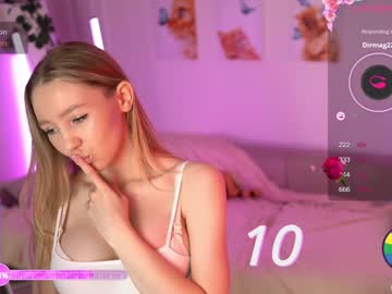 webcam girl avroramy image #8537777