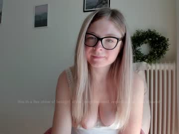webcam girl bestgirl_ofthe_neighborhood image #279324