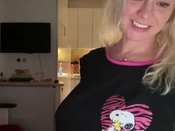 webcam girl kiradivine image #4550122