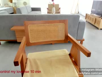 webcam girl carolinaherera image #3823149