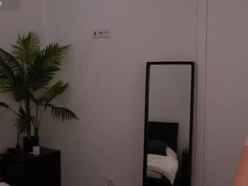 webcam girl lilly_colins image #8624200