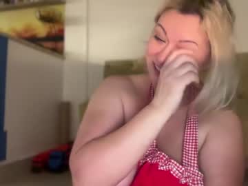 webcam girl kiradivine image #8745081