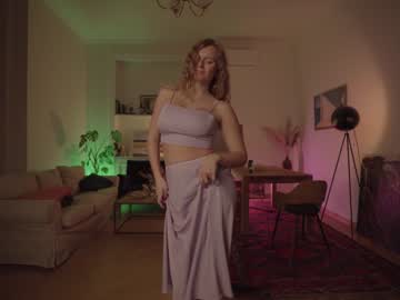 webcam girl chillwithkira image #606004