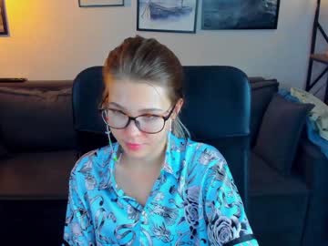 webcam girl lisa_roses image #3336839