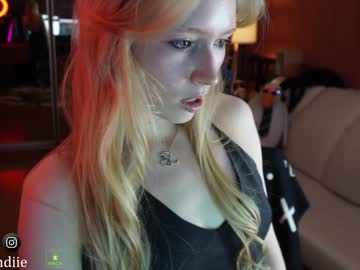 webcam girl bestblondiiecb image #6821641