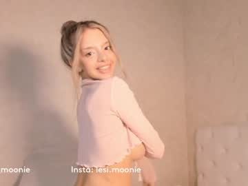 webcam girl lesi_moonie image #7030555