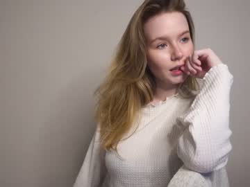 webcam girl moon_milking image #5765399