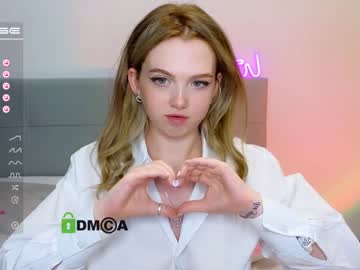 webcam girl small_blondee image #4676087