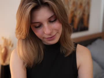 webcam girl refined_style image #7740464