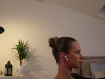 webcam girl ella_twinkle image #8799229