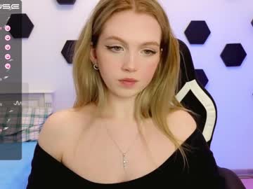 webcam girl small_blondee image #4596275