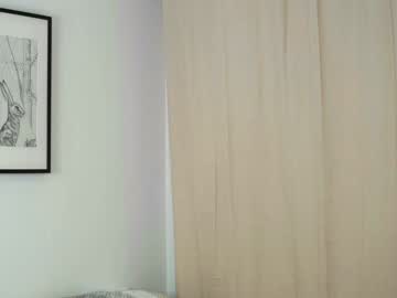 webcam girl peek_in_my_window image #7309461