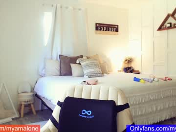 webcam girl blissense image #2459146