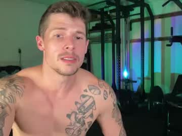 webcam man browneyedmuscleboy32 image #7688728